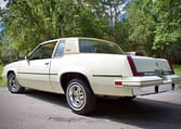1981 Oldsmobile Cutlass Supreme White 17