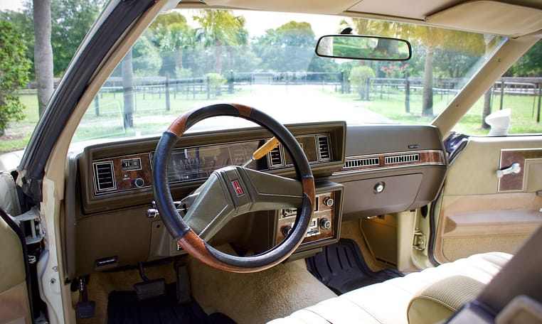 1981 Oldsmobile Cutlass Supreme White 35