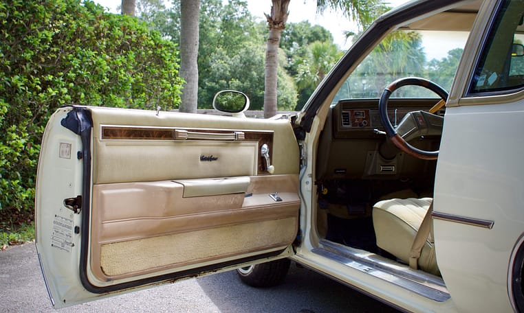 1981 Oldsmobile Cutlass Supreme White 33