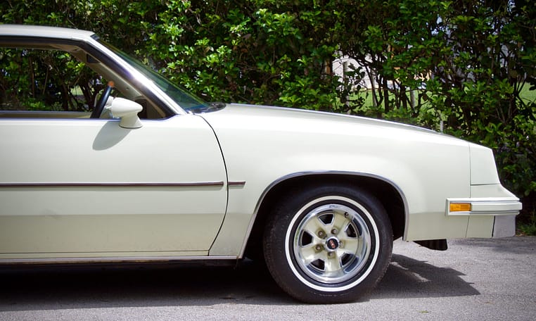 1981 Oldsmobile Cutlass Supreme White 12