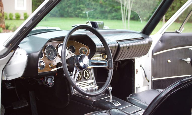 1963 Studebaker Avanti White 37