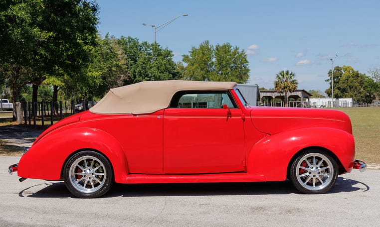 1940 Ford DeLuxe Convertible Red 3