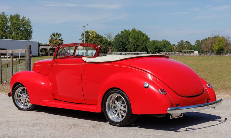 1940 Ford DeLuxe Convertible Red 5