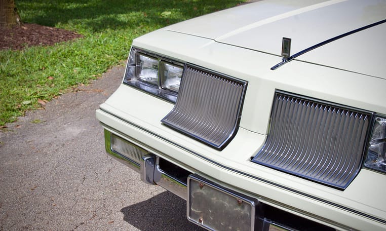 1981 Oldsmobile Cutlass Supreme White 4