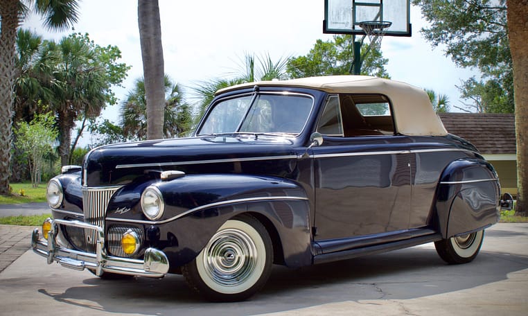 1941 Ford Super Deluxe Convertible Blue 3