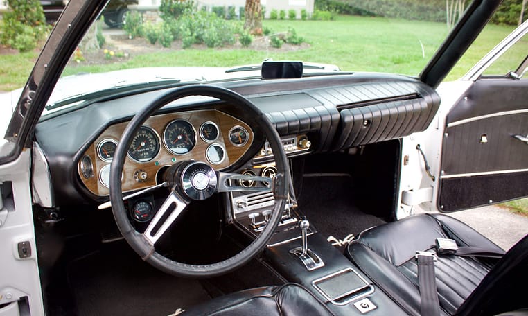 1963 Studebaker Avanti White 38
