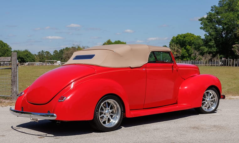 1940 Ford DeLuxe Convertible Red 6