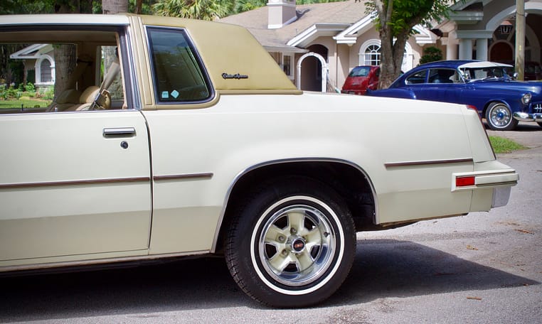 1981 Oldsmobile Cutlass Supreme White 15