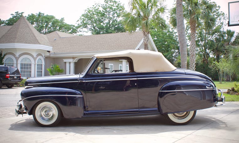 1941 Ford Super Deluxe Convertible Blue 4