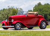 1932 Ford Deuce Cabriolet glass body street rod supercharged 1