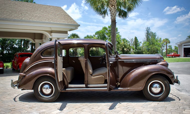 1938 DeSoto Touring Sedan Brown 35