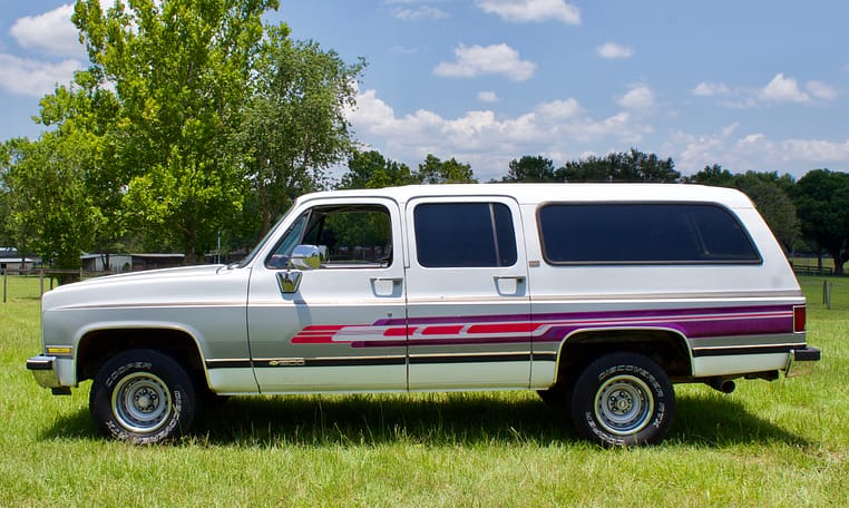 1989 Chevrolet R1500 Suburban Silverado White 13