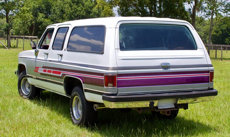 1989 Chevrolet R1500 Suburban Silverado White 16