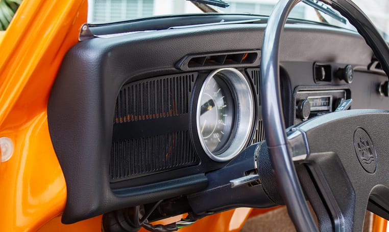 1972 Volkswagen VW Super Beetle Impora orange restored 1600cc 4 speed manual sun roof 72