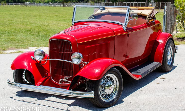 1932 Ford Deuce Cabriolet glass body street rod supercharged 3