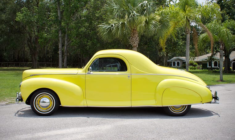 1941 Lincoln Zephyr Coupe Yellow 9