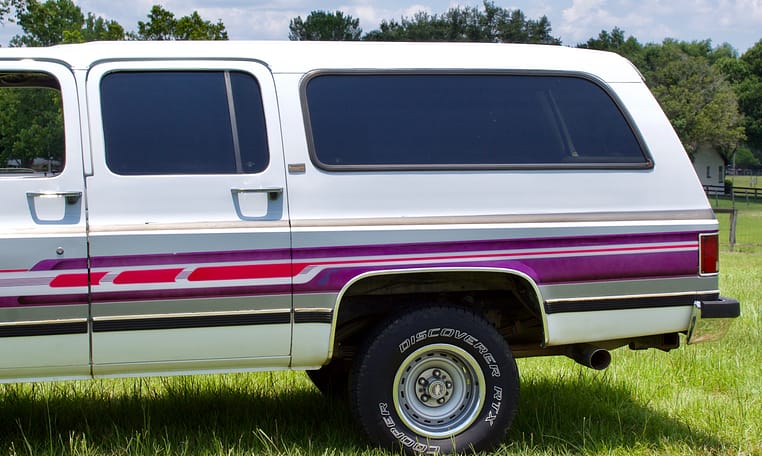 1989 Chevrolet R1500 Suburban Silverado White 12