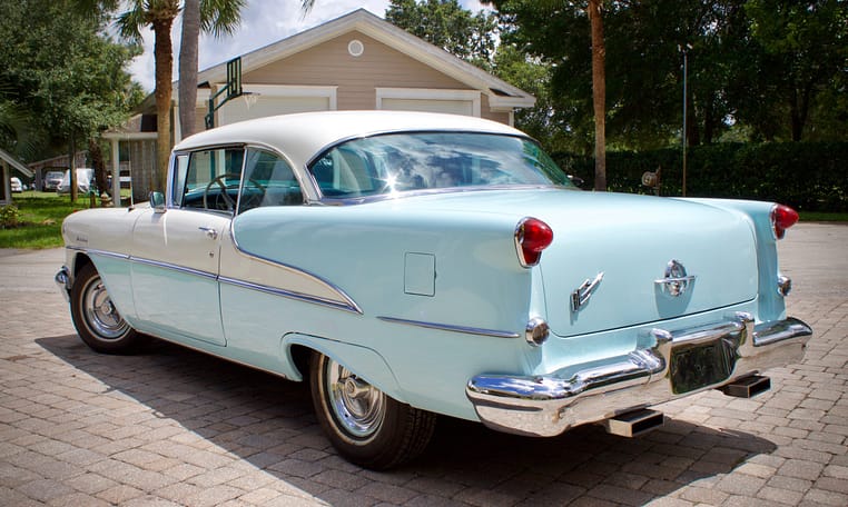 1955 Oldsmobile Super 88 Holiday Frost Blue 23