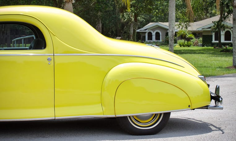 1941 Lincoln Zephyr Coupe Yellow 11