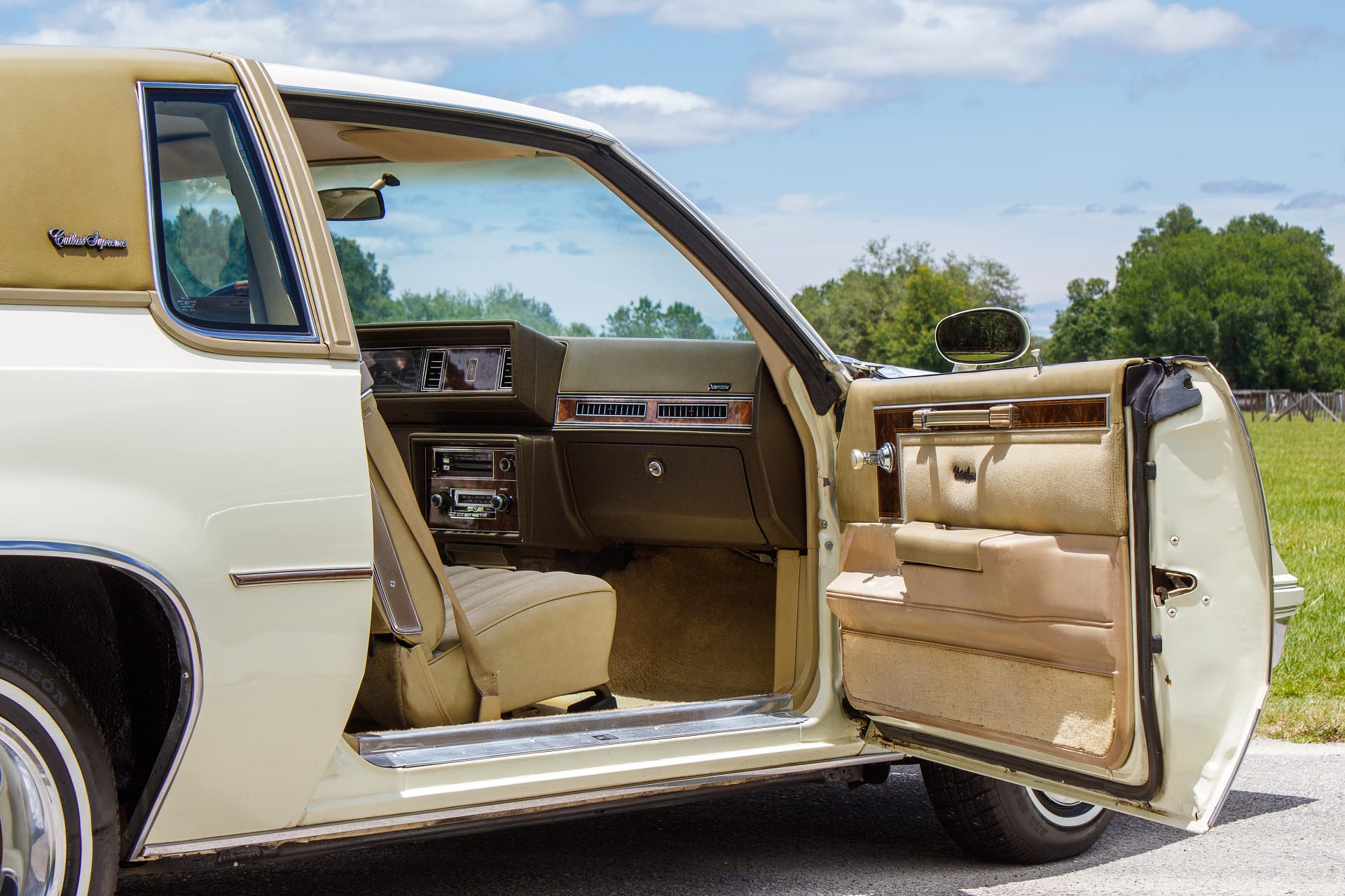 1981 Oldsmobile Cutlass Supreme Beige 82