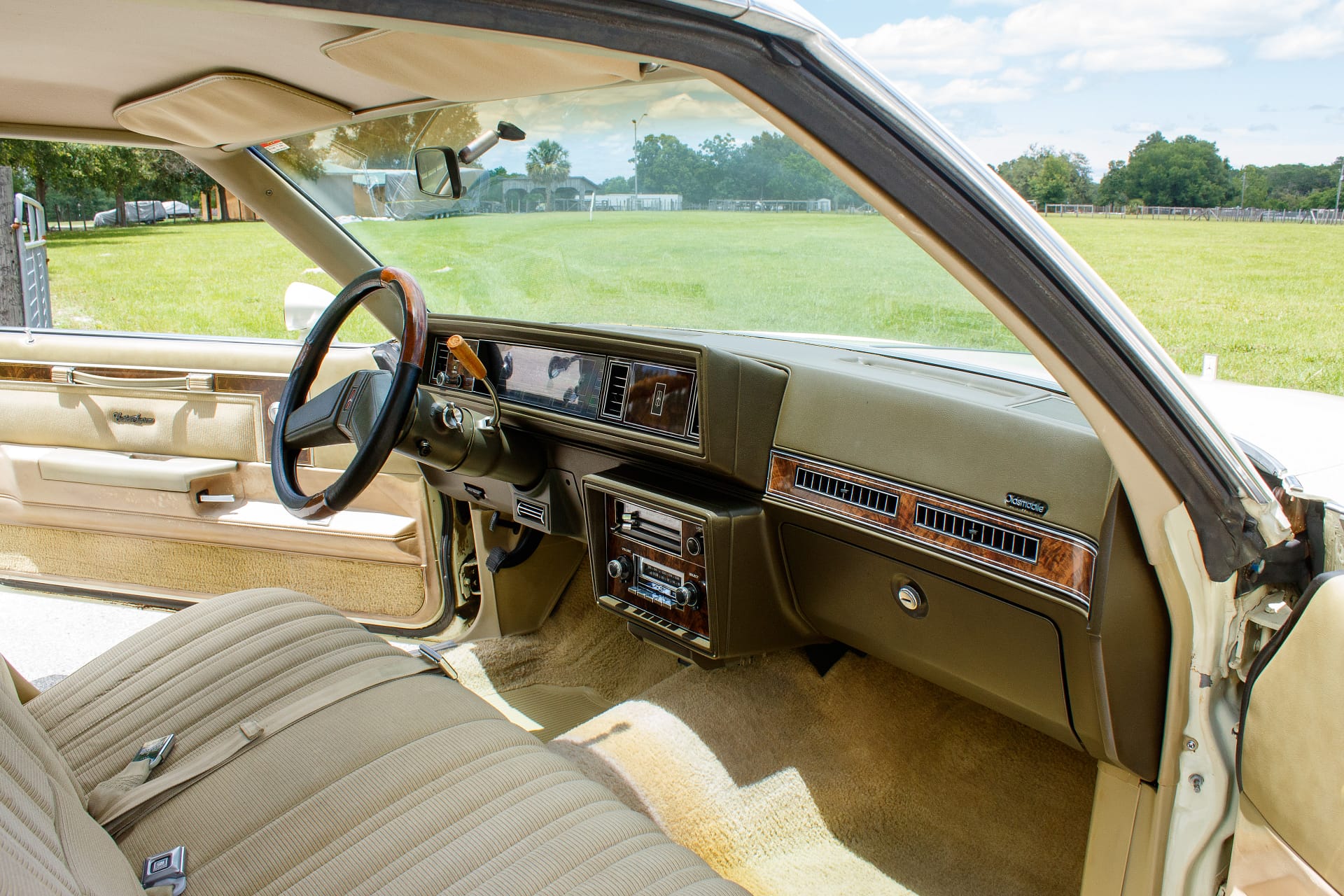 1981 Oldsmobile Cutlass Supreme Beige 90
