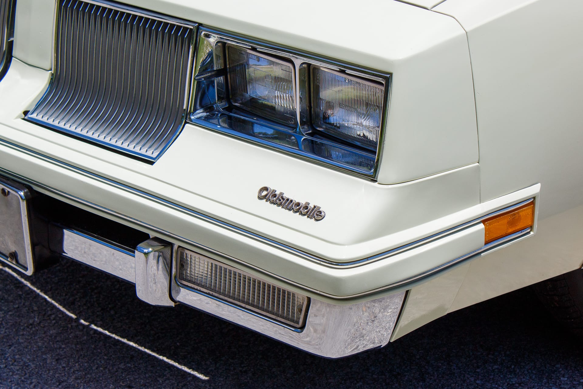 1981 Oldsmobile Cutlass Supreme Beige 20